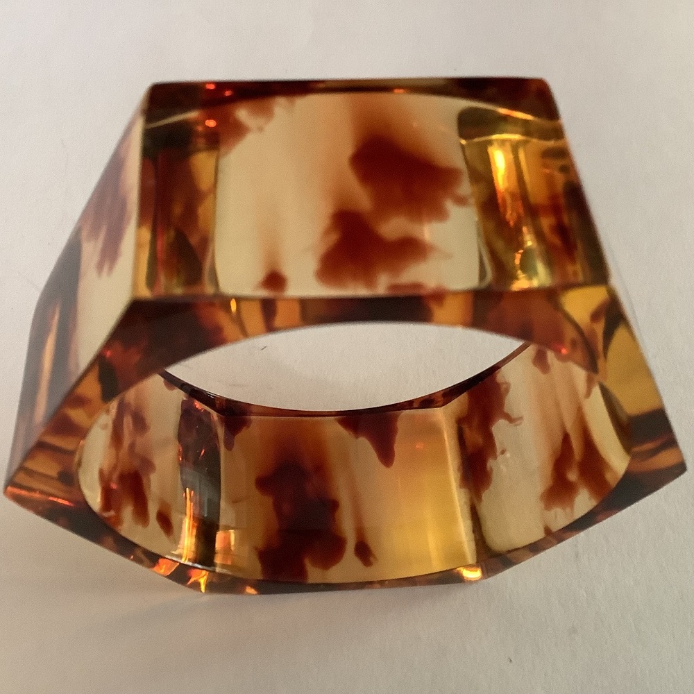 Lucite faux TORTOISE HEXAGON BANGLE